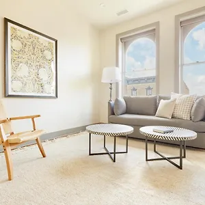 Sonder Telfair Square Aparthotel